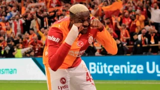 Victor Osimhen bu sezonki 20. gol�n� att�