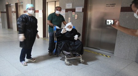 104 yaşında koronanın üstesinden geldi