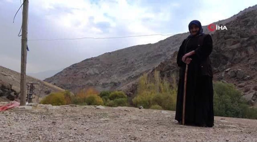 117 yaşındaki Muteber Nine 'cumhuriyetin' ilanını nasıl kutladıklarını anlattı