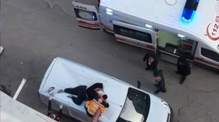 4'ncü kattan aracın üzerine düşen kadın ağır yaralandı