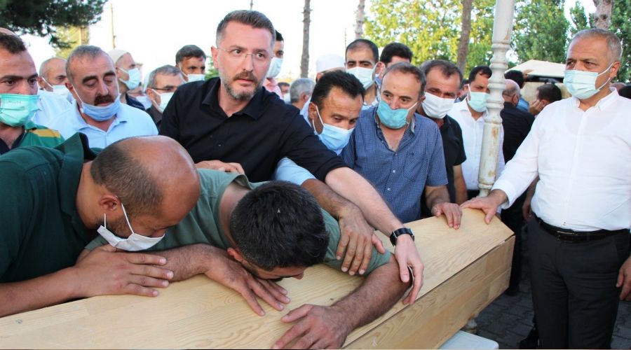 Barajda boğulan 5 kişi defnedildi