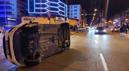 Batman'da kontrolden çıkan araç takla attı
