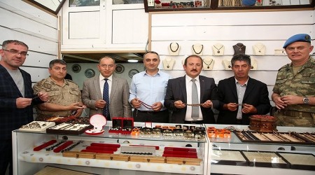 Bayburt kehribarının ilk ürünleri görücüye çıktı