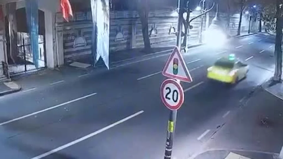 Be�ikta�'taki feci kaza kameraya yans�d�: 1 �l�, 8 yaral�