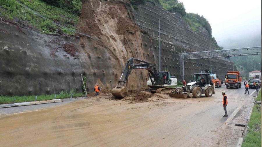 Bolu Da�� T�neli 13 saat sonra ula��ma a��ld�