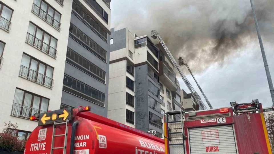 Bursa'da 8 katl� sitede can pazar�