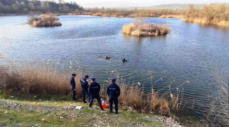 Bursa'da gölete uçan araçtan cansız bedeni çıkarıldı