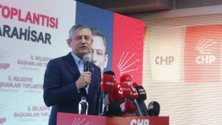 CHP Genel Ba�kan� �zg�r �zel, �zkan Yal�m'�n �ekilen g�r�nt�leri �zerinden iktidara y�klendi