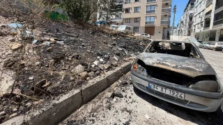 ��pl�k alanda ��kan yang�n otomobili k�le �evirdi