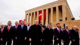 Devlet erkanı Anıtkabir'i ziyaret etti