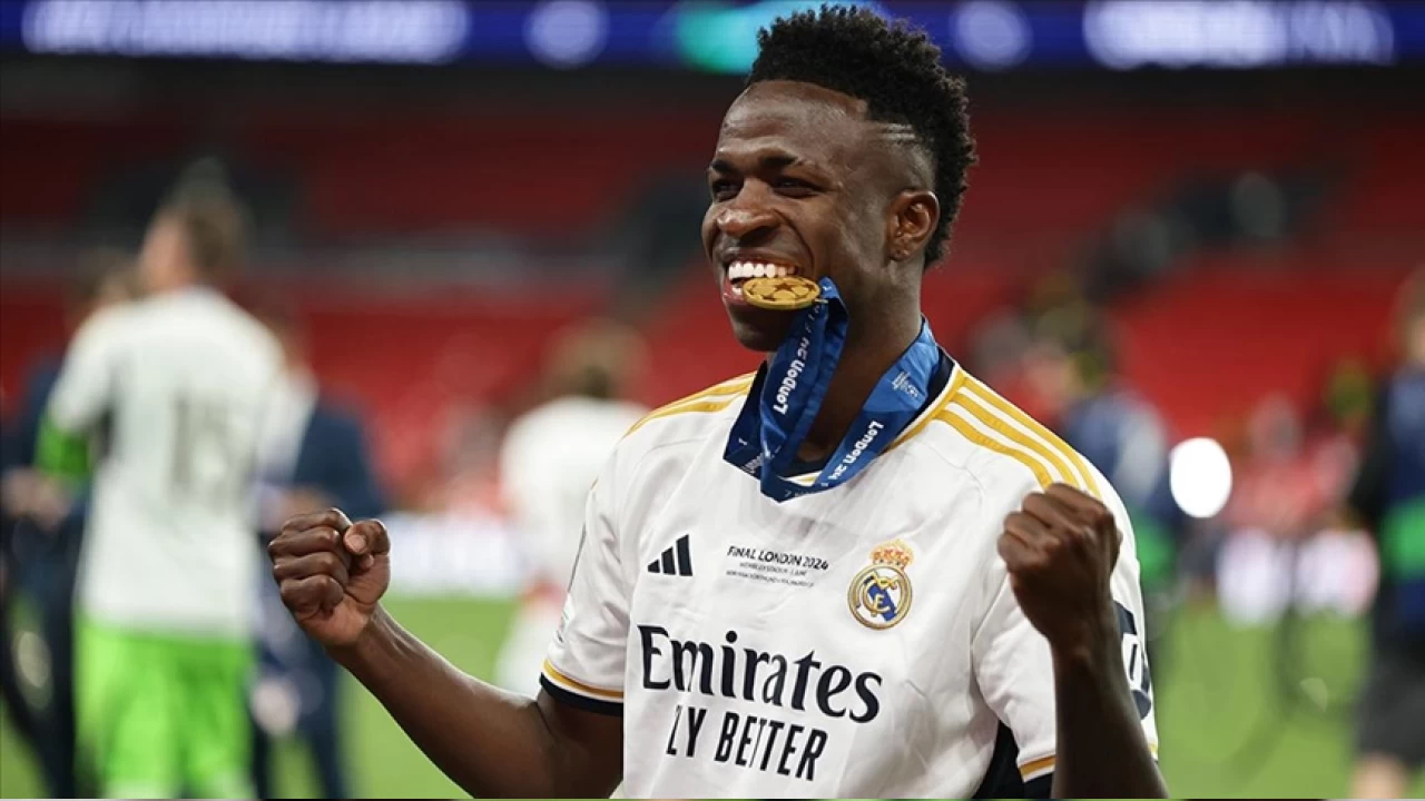 Devler Ligi'nin en iyisi Vinicius