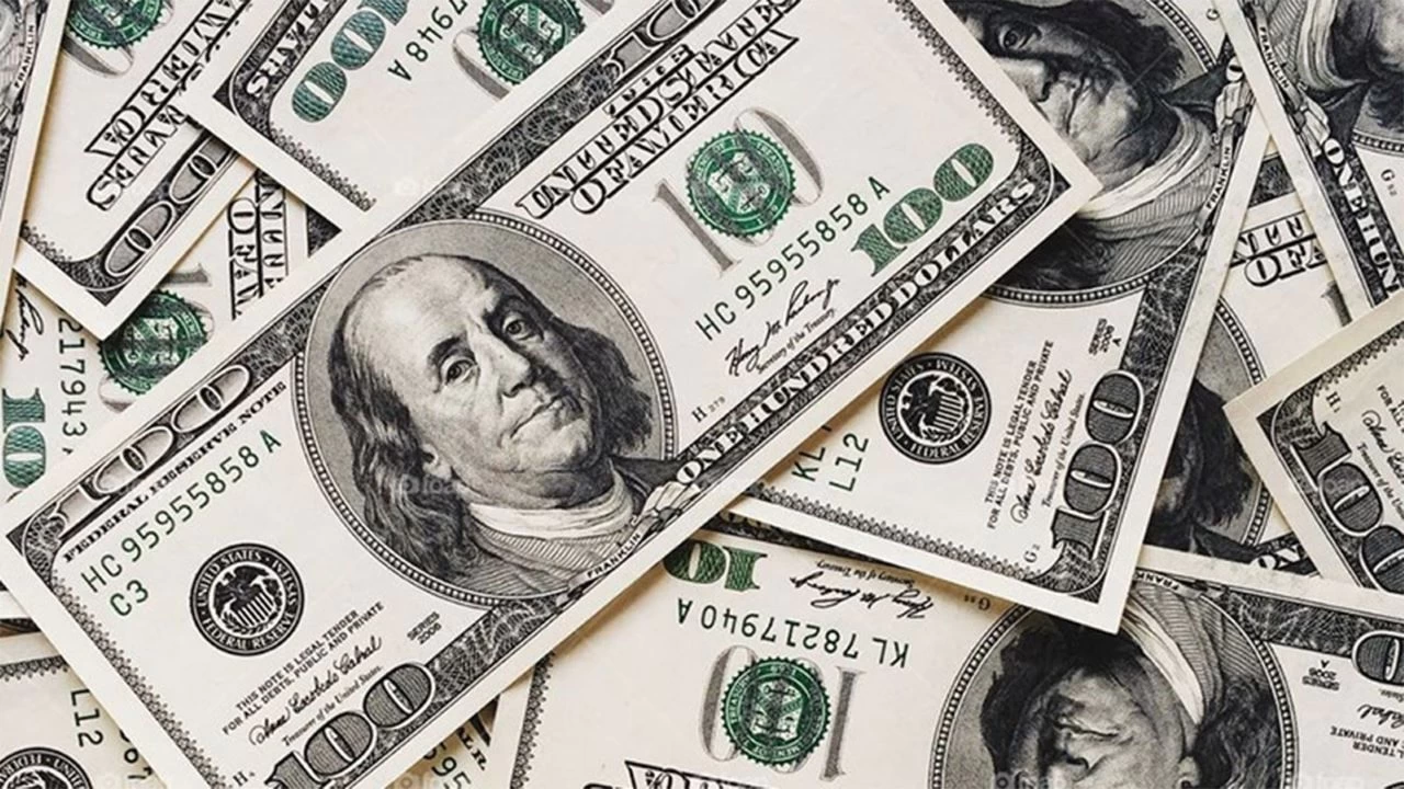 Dolar tüm zamanların en yüksek seviyesine ulaştı