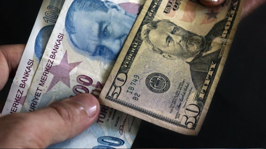 Dolar/TL dörtnala koşuyor