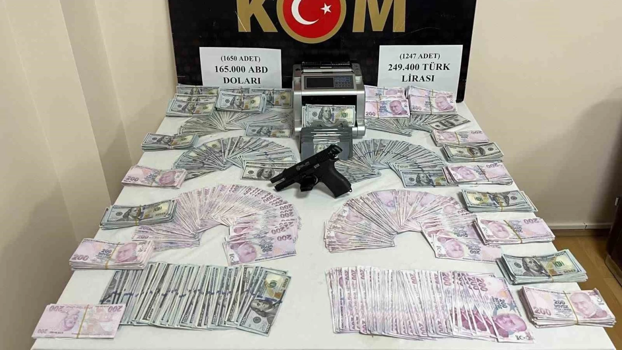 D�zce'de 165 bin dolar, 249 bin 400 TL sahte para ele ge�irildi