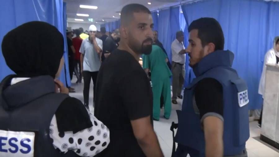 Evi bombalanan Anadolu Ajans muhabiri yaknlarn kaybetti