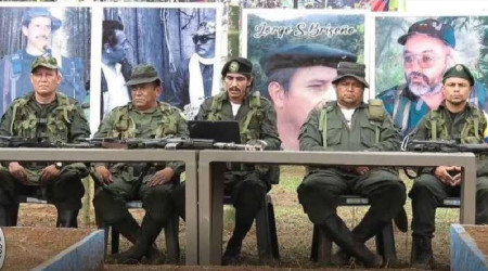 FARC yeleri, hkmetli sulayarak bar grmelerini askya ald