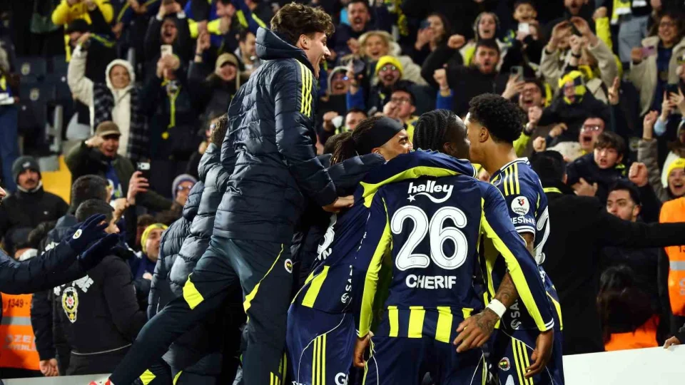 Fenerbah�e, 4 ma� sonra Samsunspor'u ma�lup etti