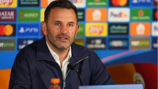 Galatasaray soyunma odas�nda so�uk r�zgarlar