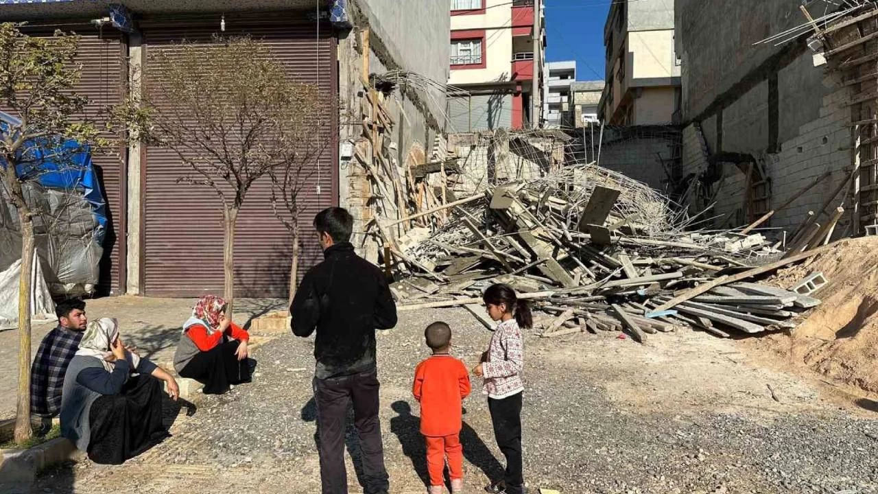 Gaziantep'te beton d�k�m� sonras� in�aat ��kt�: 1'i a��r 2 yaral�