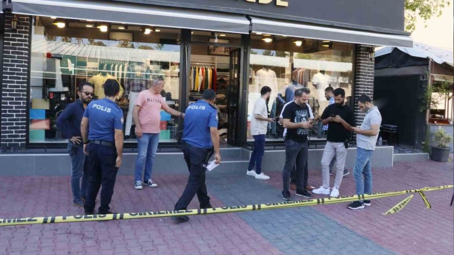 Giyim mağazasına silahlı saldırı: 1 ölü, 1 yaralı