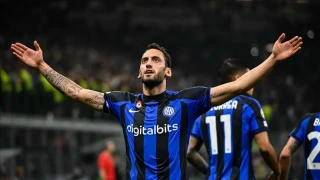 Hakan �alhano�lu'na bir darbe de Inter'den