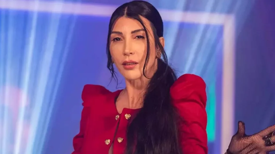 Hande Yener hakk�nda 'Cumhurba�kan�na hakaret' soru�turmas�