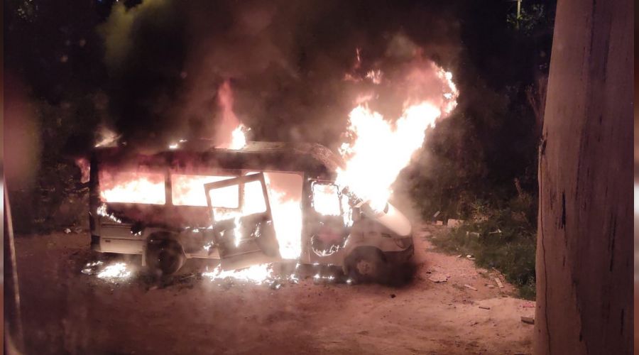 Hatay'da öğrenci servisi kundaklandı