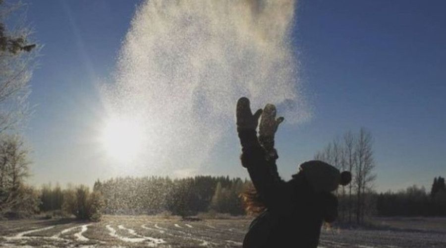 Havaya at�lan s�cak su dondu