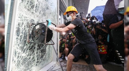 Hong Kong diken üstünde