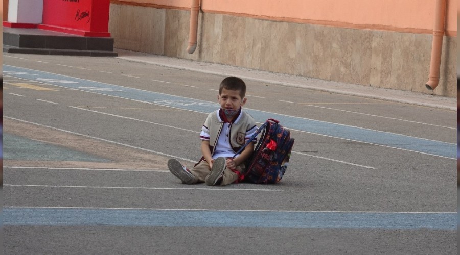 �lk g�n minik Emir annesine zor anlar ya�att�