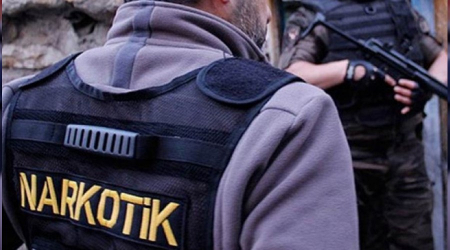 �stanbul'da 9 ton uyu�turucu ele ge�irildi