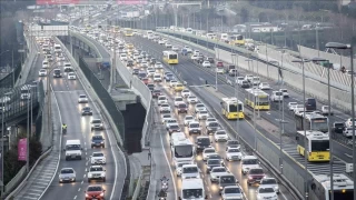 stanbul'da okullarn ilk gnnde saat dzenlemesi