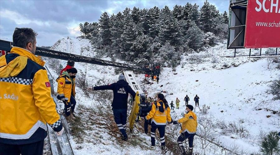 İstanbul'da yolcu otobüsü kaza yaptı: 3 ölü