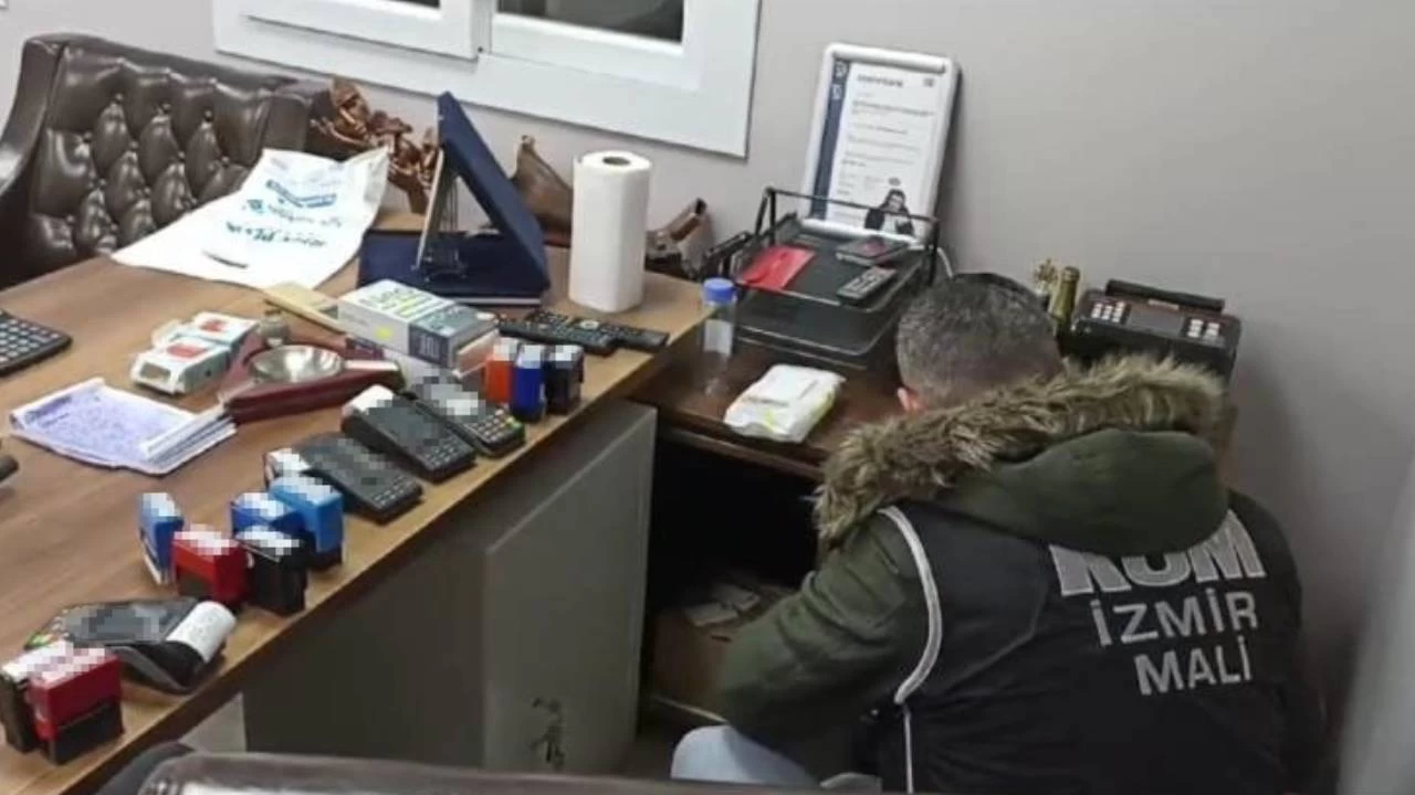 İzmir merkezli 3 ilde naylon fatura operasyonu: 17 gözaltı