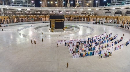 Kabe'de ilk teravih namazı kılındı