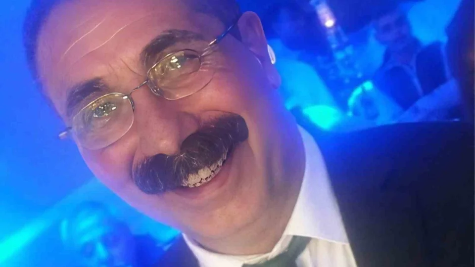 Kavga ederken balkondan d��t�ler, altta kalan ki�i can verdi