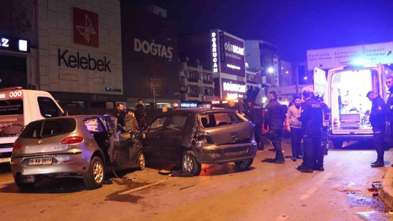 Kaza yapanlara yard�m eden baba ve o�lu kazada �ld�