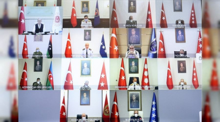 Komutanlar online toplandı