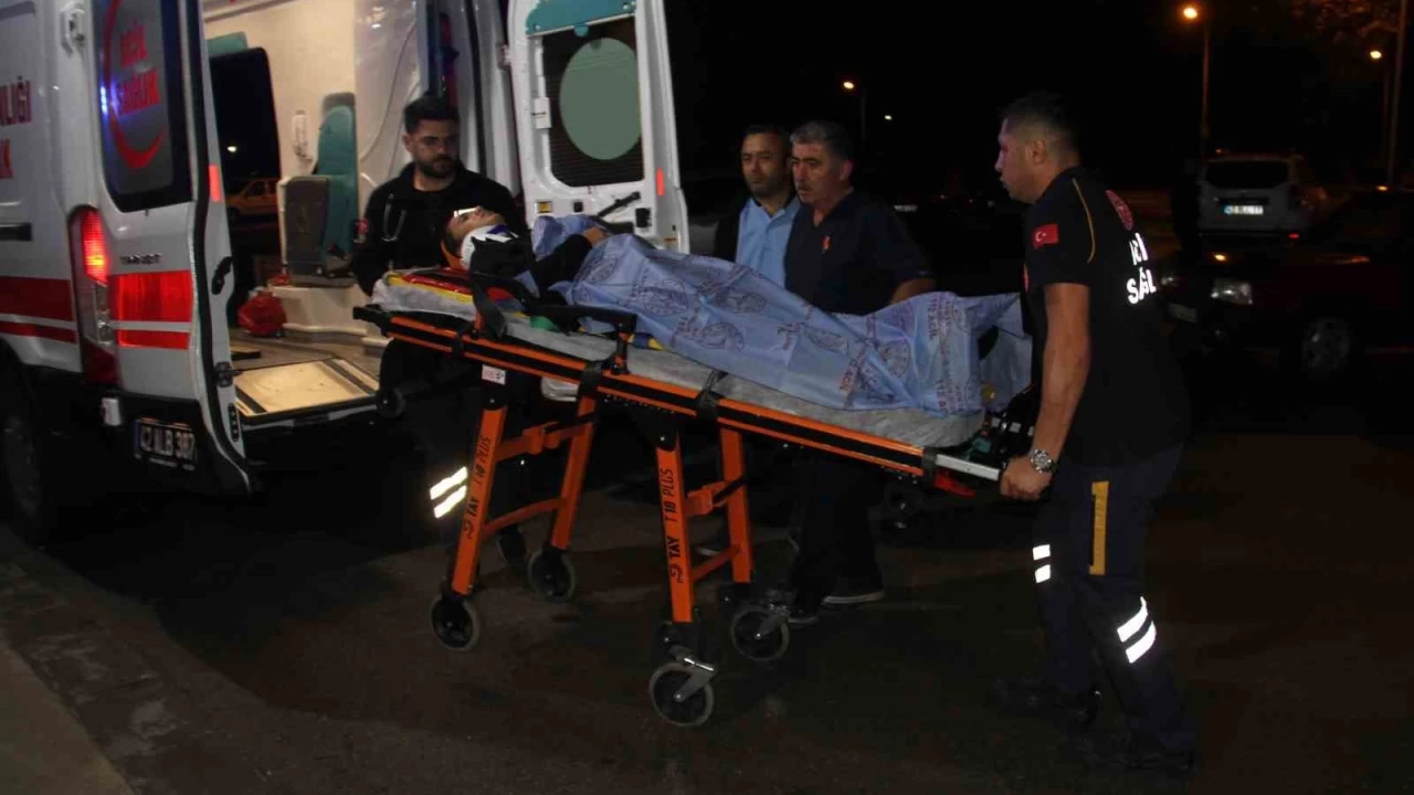 Konya'da tar�m i��ilerini ta��yan minib�s devrildi: 12 yaral�