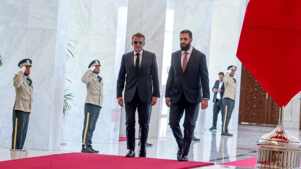 Macron’un Suriye ziyareti ne anlama geliyor?
