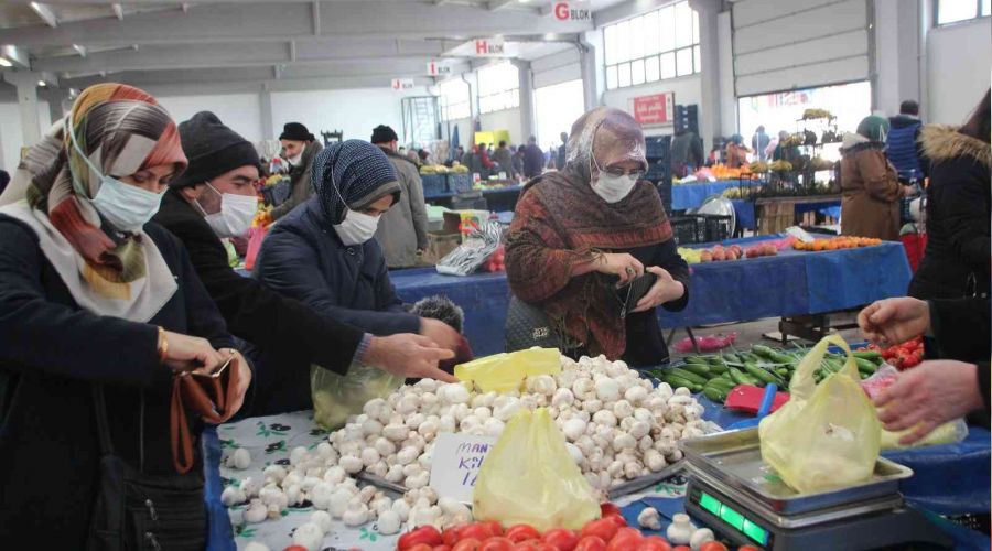 Mantarlar kapış kapış satılıyor