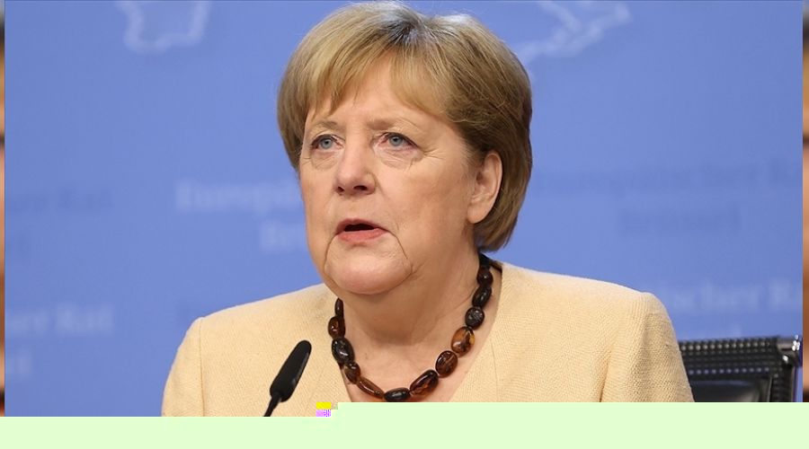 Merkel'den 'Türkiye bize gelecek mültecileri tutuyor' mesajı