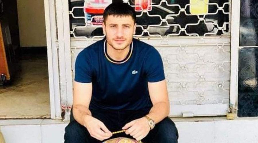 Mersin'de bir gen� i� yerinde �l� bulundu