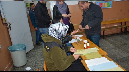 Mersin'de Suriyeliler oy kullandı