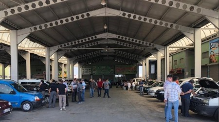 Milyonluk otobanlarda hurda araçlar dolaşıyor