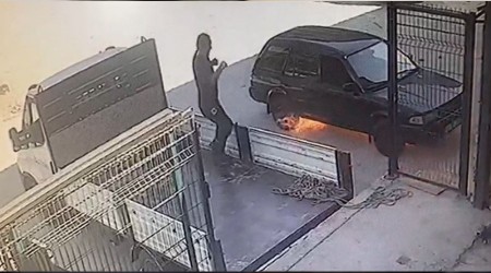 Otomobil bomba gibi patladı