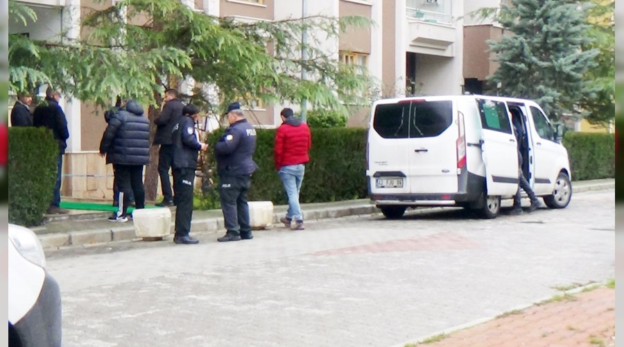 Pencereden d��en kad�n hayat�n� kaybetti