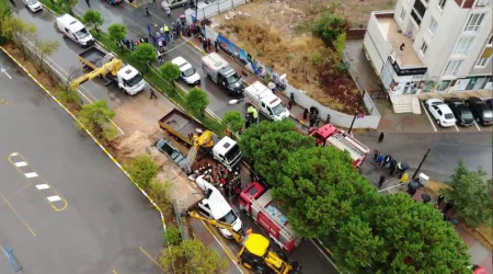 Pendik'te istinat duvarı altında sıkışan kişi kurtarıldı