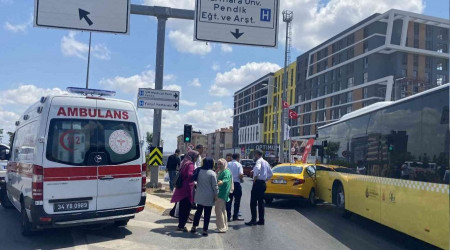 Pendik'te taksi İETT'ye çarptı