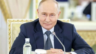 Putin, Kiev�in �sava� b�lgesini s�n�rland�rma� teklifini reddetti: �Plan�m�zda Kiev rejimini kurtarmak yok�